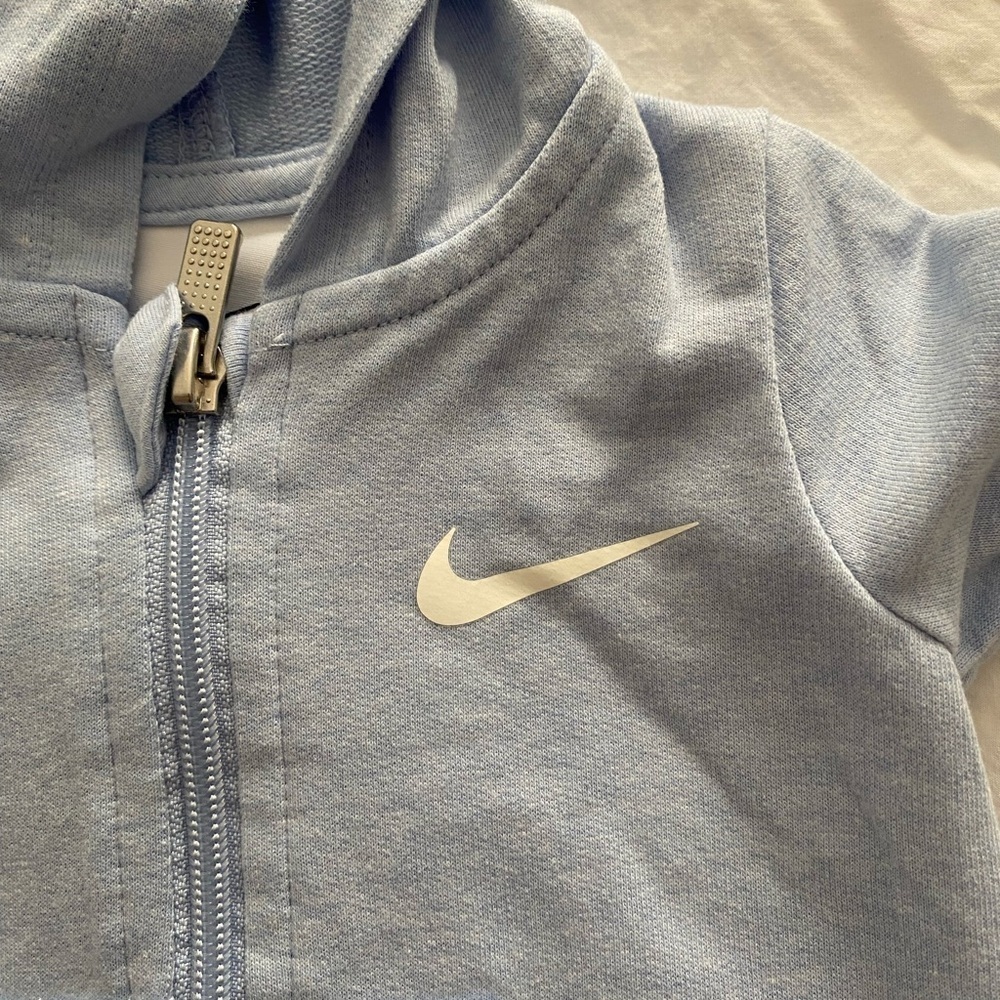 Nike Baby Light Blue Hooded Long Sleeve Onesie Footie Bodysuit Size 3 Months - Picture 3 of 5